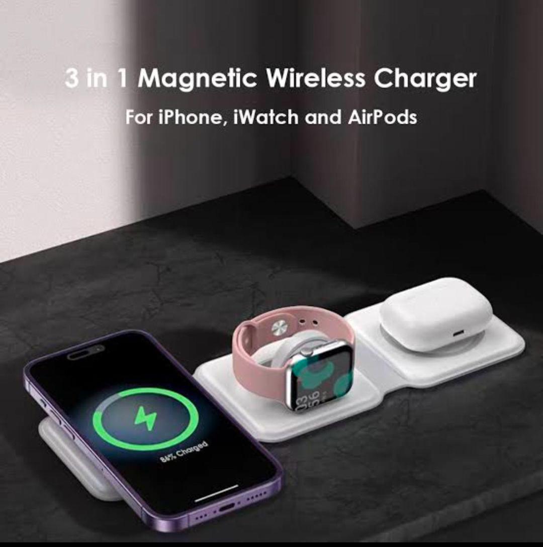 3 in 1 Wireless Charging Pad - 15 Watts Power Hub3 in 1 Magnetic Charging Pad